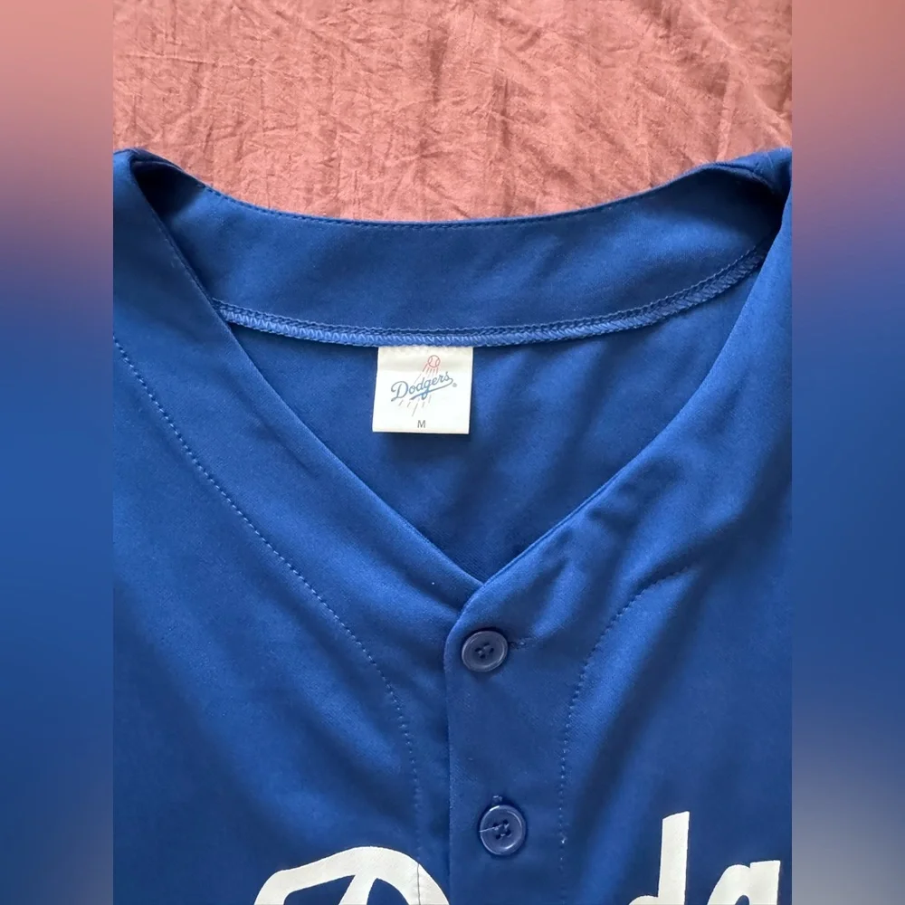 Julio Urias Dodgers Jersey - Picture 2 of 5